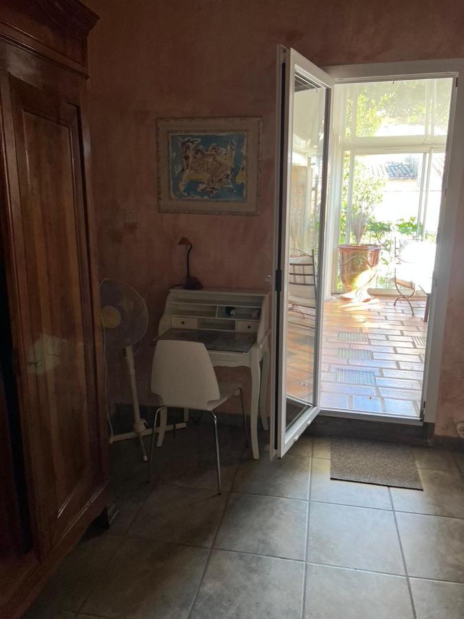 La Maison Sur La Place Aigues-Mortes Kültér fotó