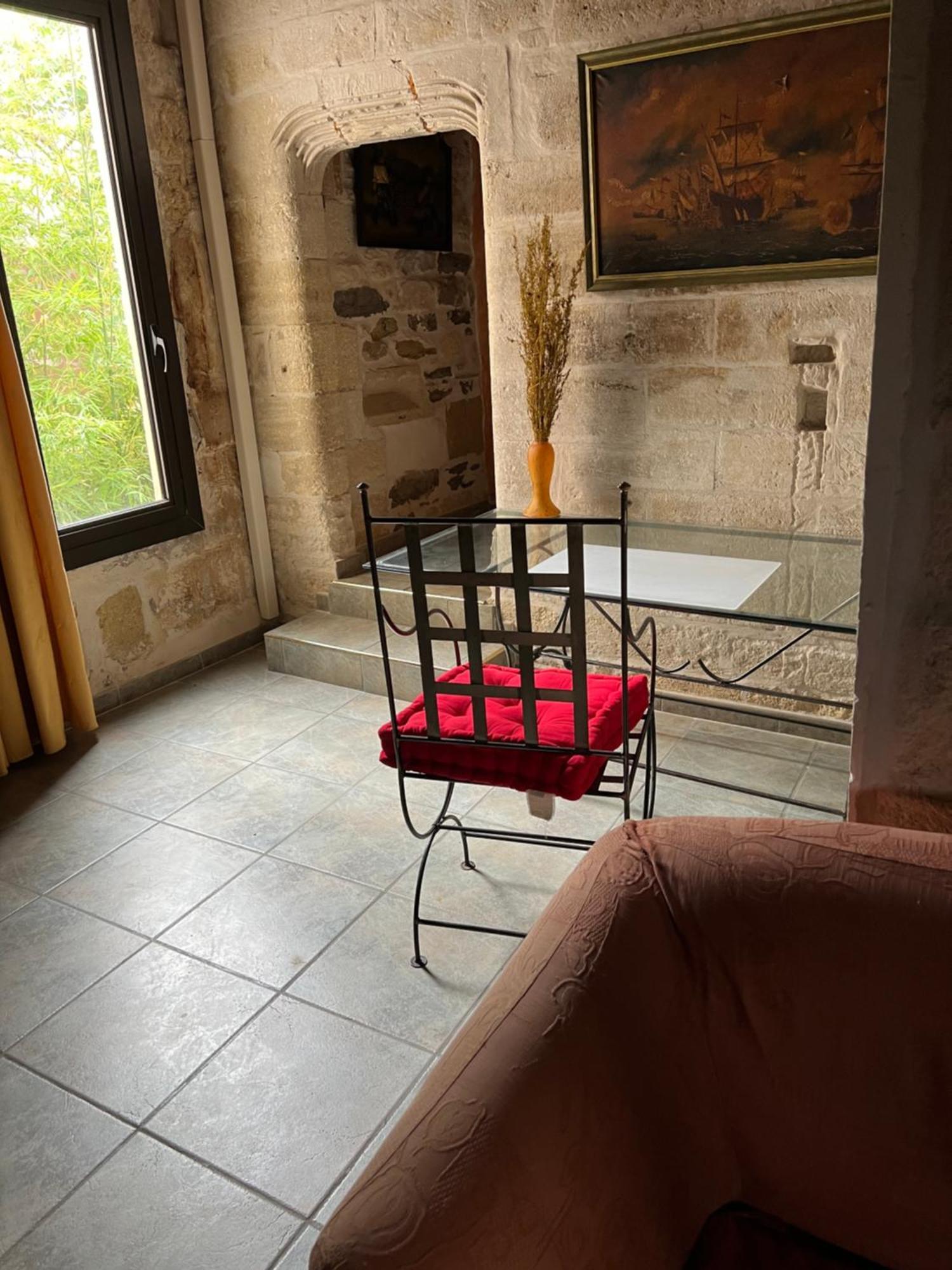 La Maison Sur La Place Aigues-Mortes Kültér fotó